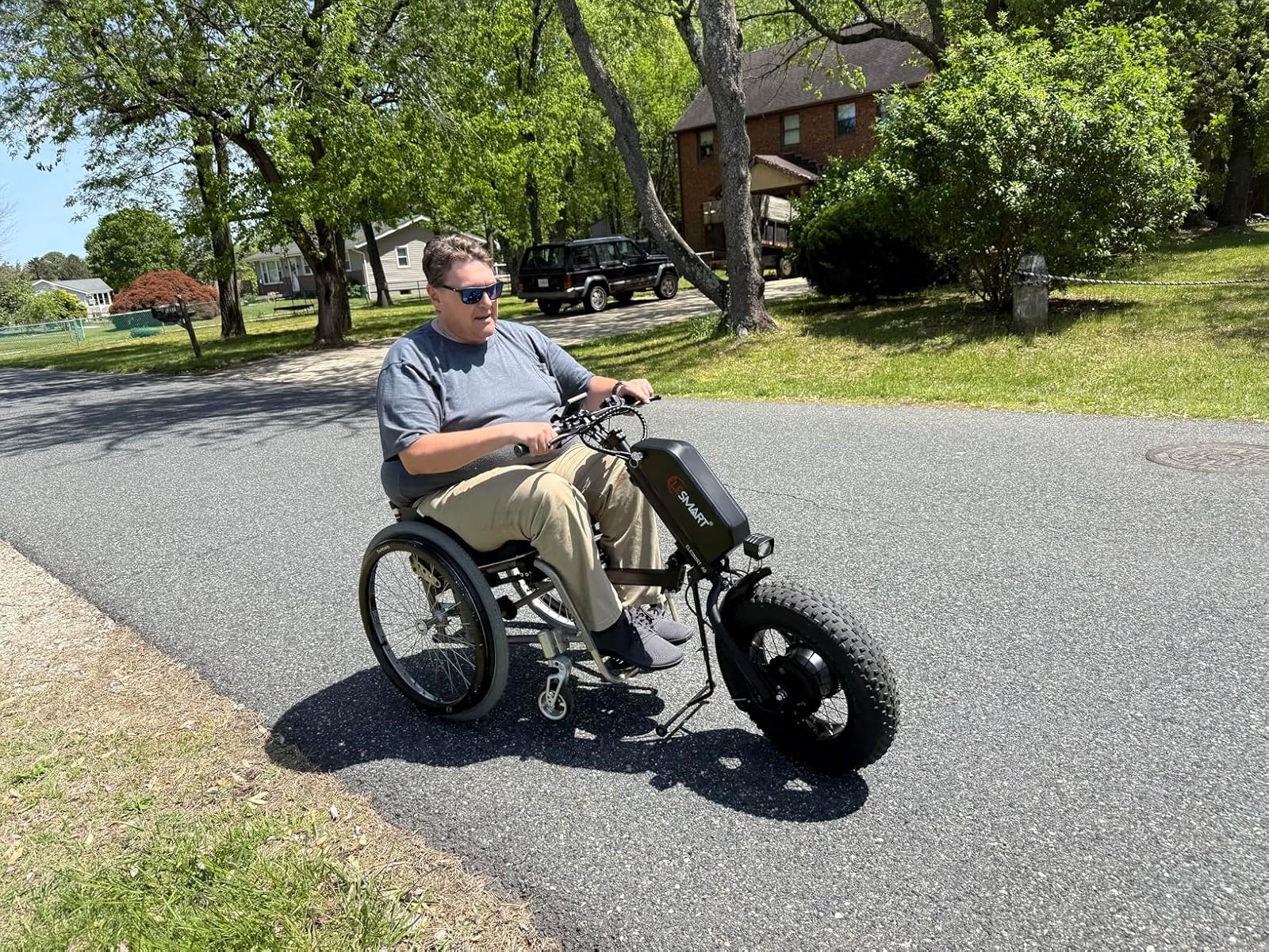 Eine neue Art der intelligenten Mobilit&auml;t: ELESMART Rollstuhl-Elektrobefestigung, die die Grenzen von Freiheit und W&uuml;rde neu definiert